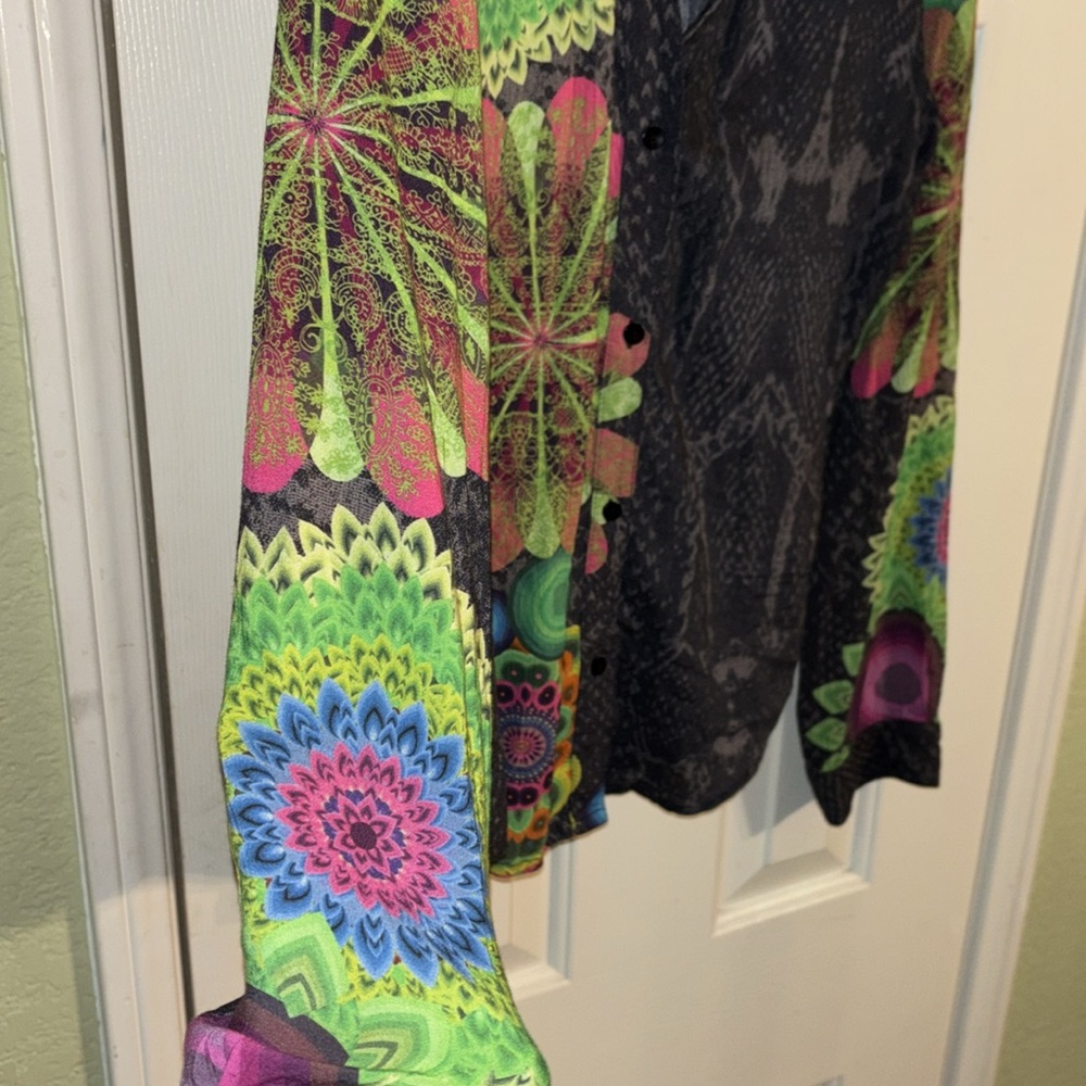 Desigual Women's Floral Button Down, EUC - Picture 13 of 13